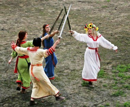 Відкриття сезону в «Парку Київська Русь»: лицарські сходки на сталевих конях і гарний настрій