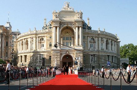 Відкриття Одеського кінофестивалю: вітання від Януковича і мальви для Малковича